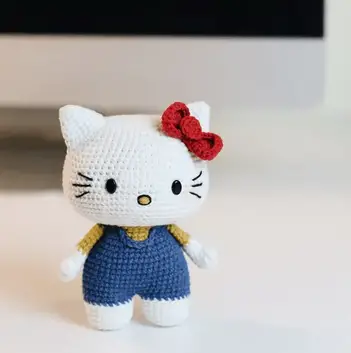 Big Hello Kitty Free Crochet Pattern