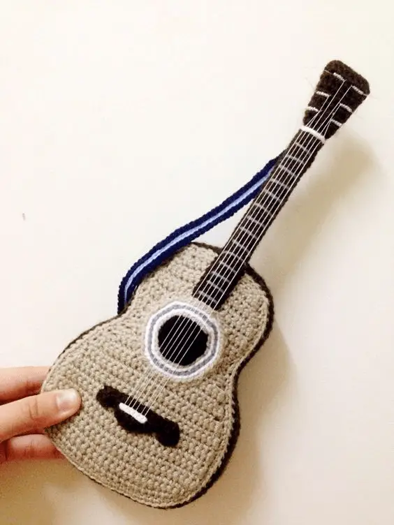 crochet guitar pattern

