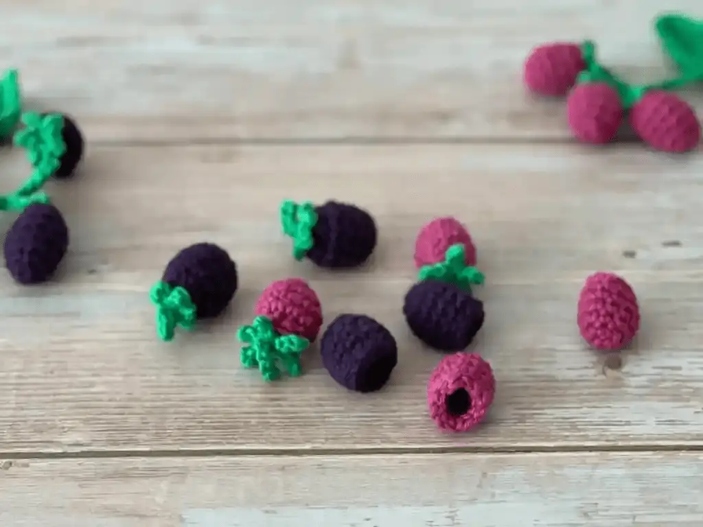 crochet berries pattern
