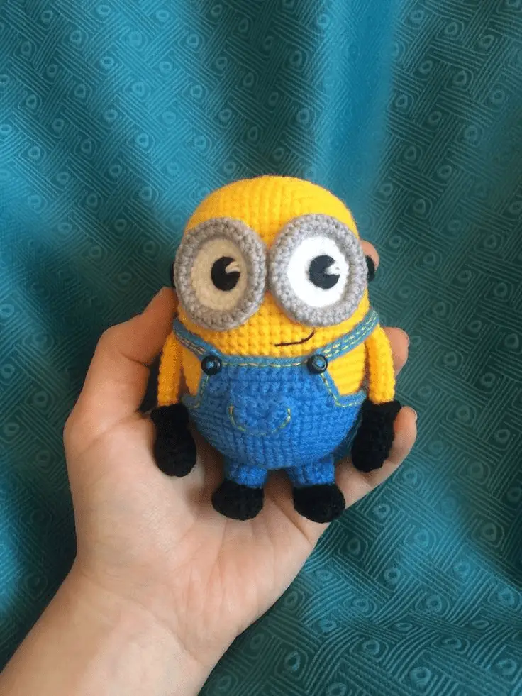 crochet minion keychain