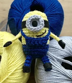 crochet minion pattern