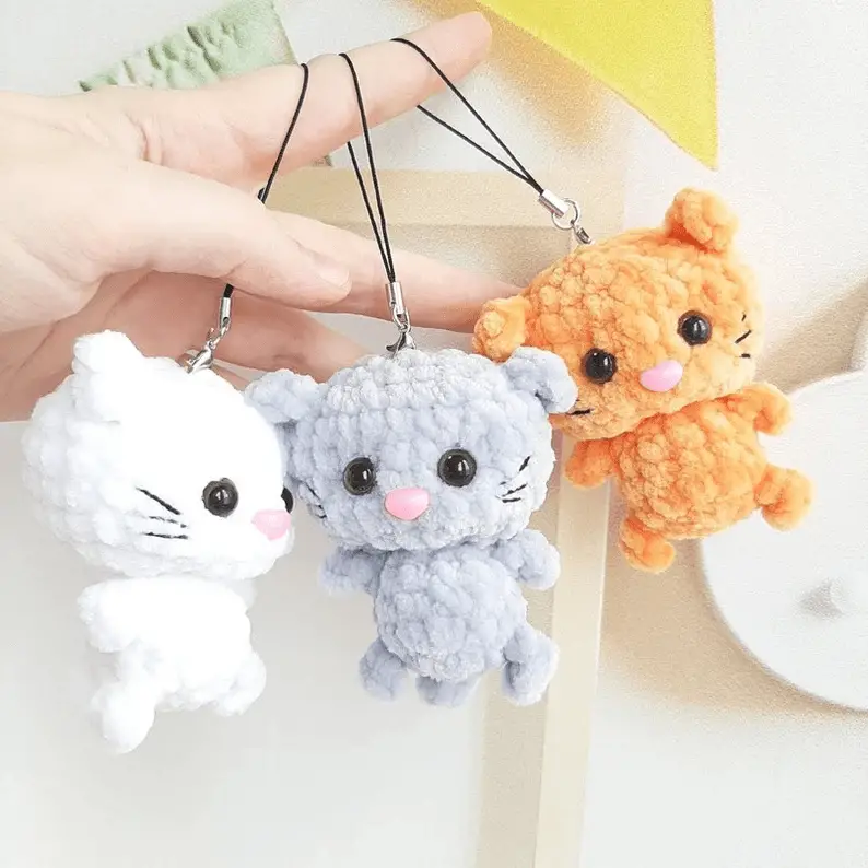 crochet cat keychain