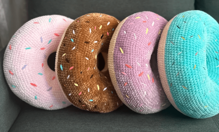 crochet-donut-pillow-pattern-sitncrochet-2026