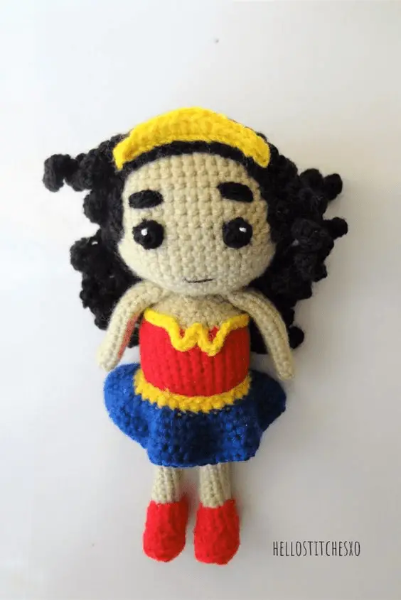 crochet wonder woman amigurumi doll