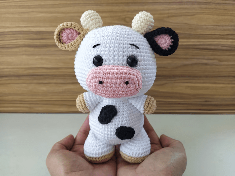crochet cow amigurumi