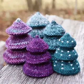 knit Christmas Tree Free Patter