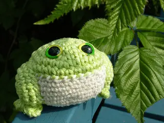 crochet toads