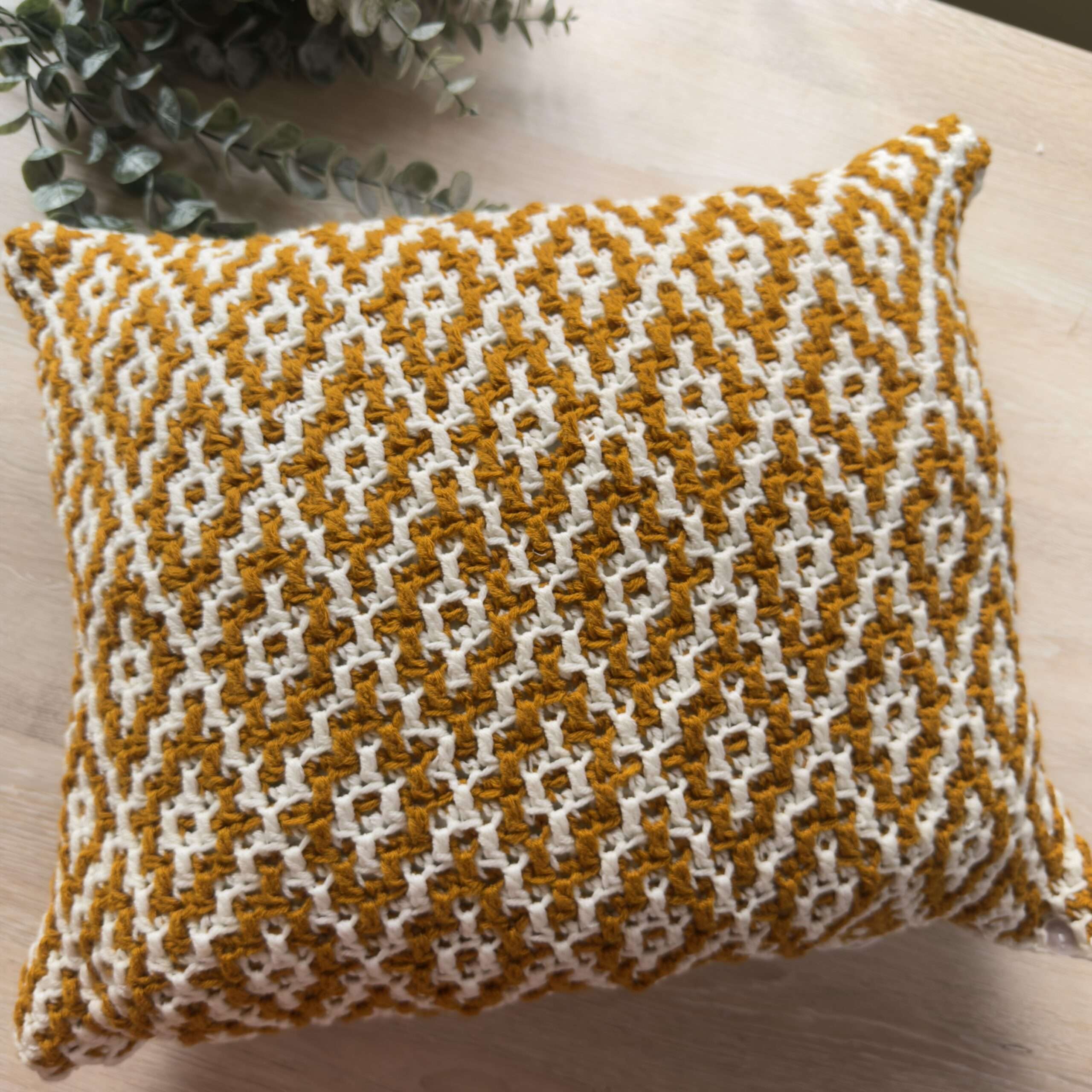 FREE crochet mosaic pillow pattern